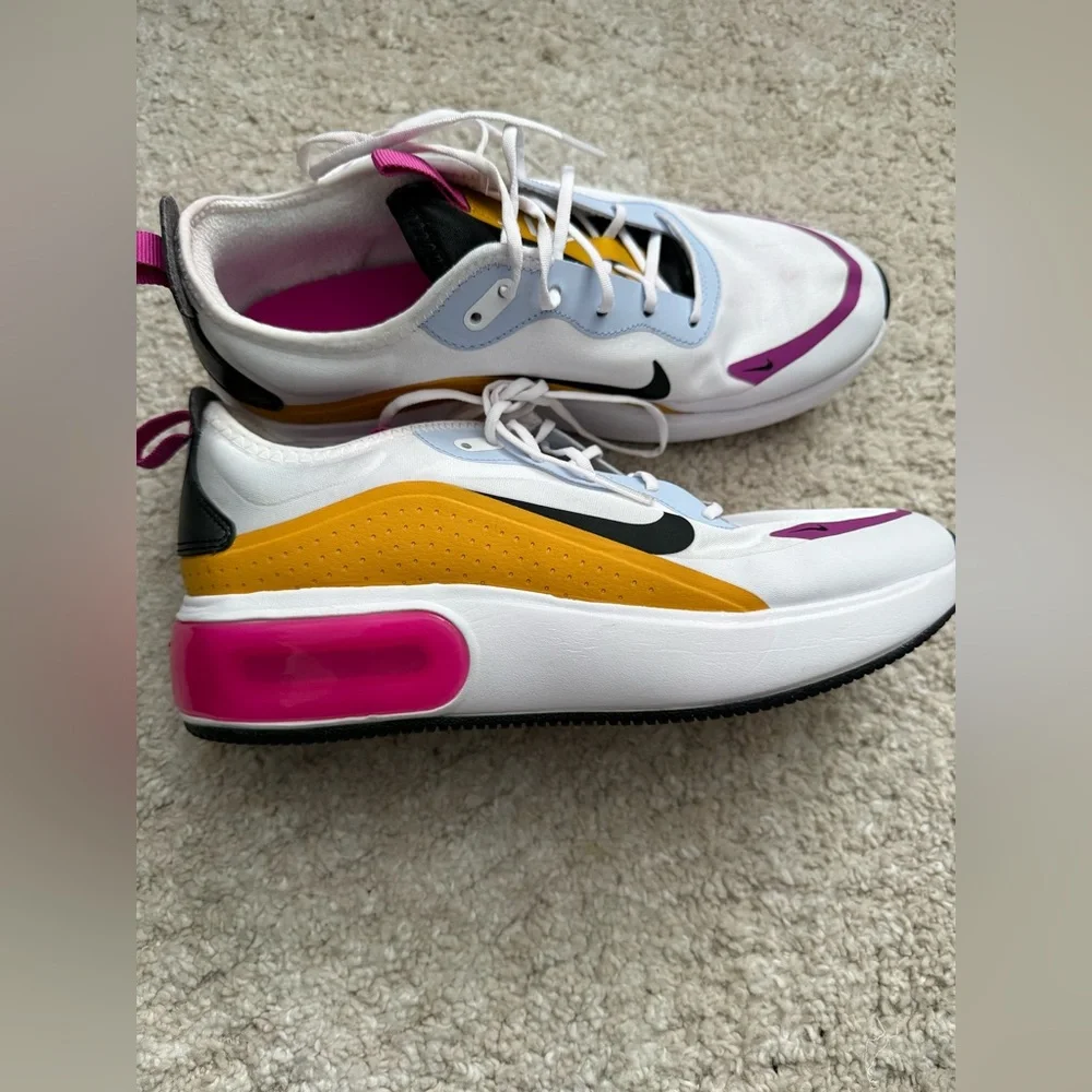 Nike Air Max Dia Women's casual sneaker in the "White Pollen Rise" colorwa 8,5 - Picture 3 of 8